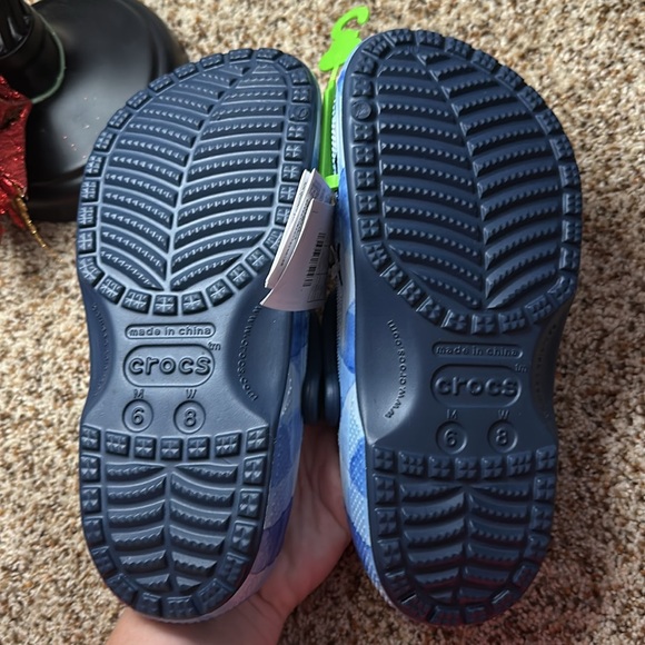 Gingham crocs size 8 - Picture 3 of 6